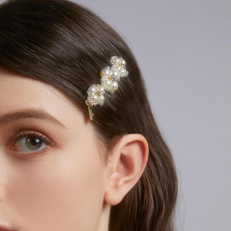 daisy hair clip