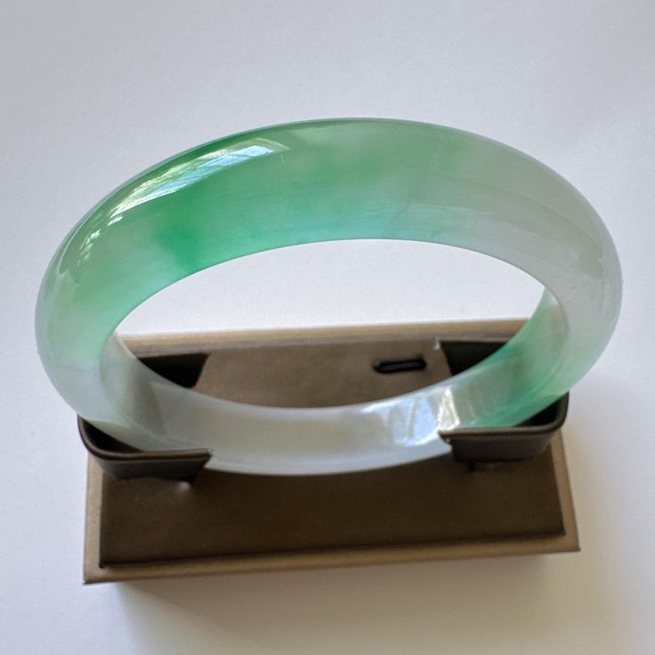 jadeite bangle