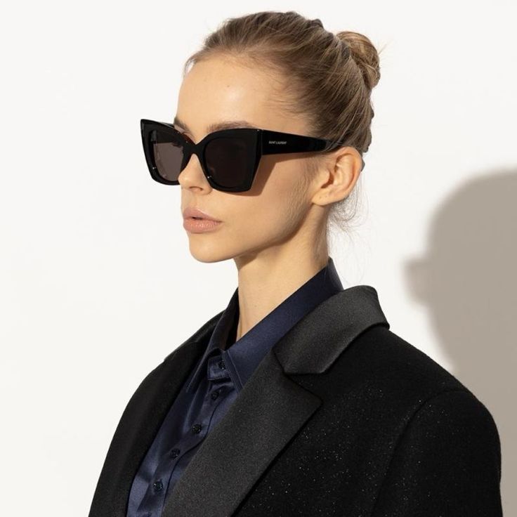 which sunglasses suit my suit