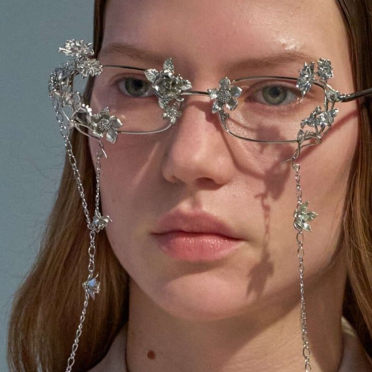 styling eyeglass chains